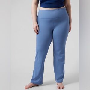 NWT Athleta Elation straight leg pants in cottage blue XSP